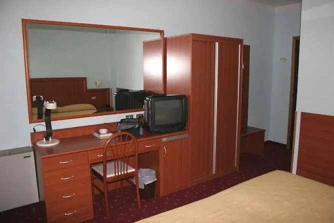 Ξενοδοχείο Tiby 3*