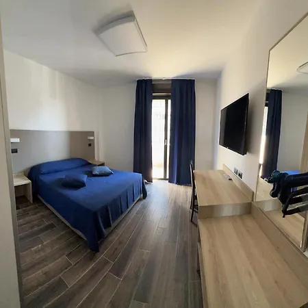 Tiby Ξενοδοχείο