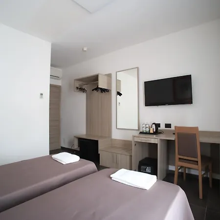 Hotel Tiby