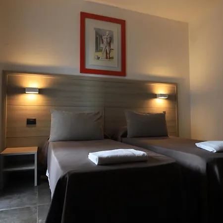 Tiby Hotel 3*