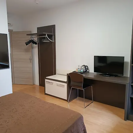 Hotel Tiby