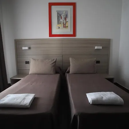 Tiby Hotel 3*