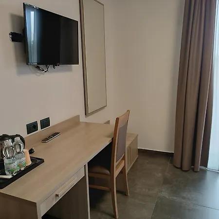 Tiby Hotel