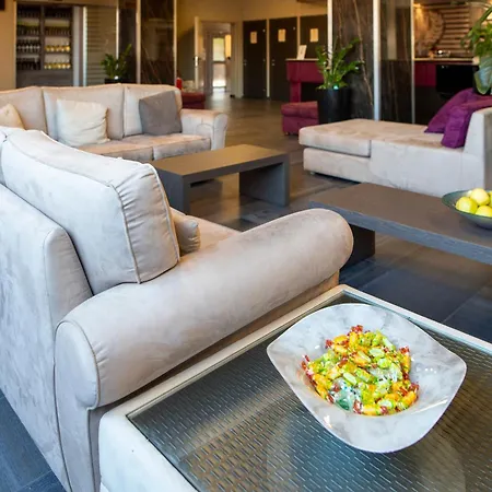 Tiby Hotel