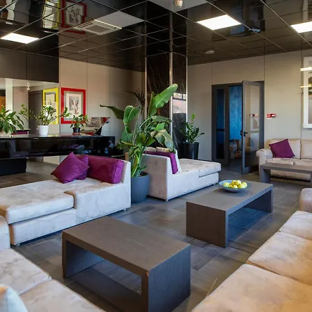 Tiby Hotel