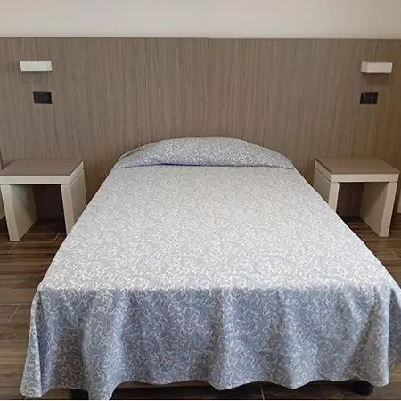 Tiby Ξενοδοχείο Μόντενα